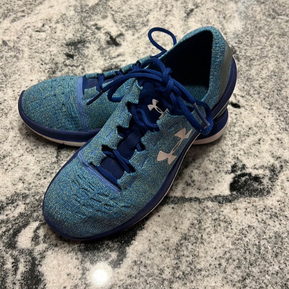 Under armor speedfoam sneakers
